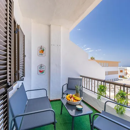 Beach, Pool & Balcony - Simplytarifa Appartamento *