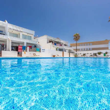 Διαμέρισμα Beach, Pool & Balcony - Simplytarifa