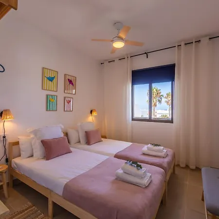 Beach, Pool & Balcony - Simplytarifa Διαμέρισμα
